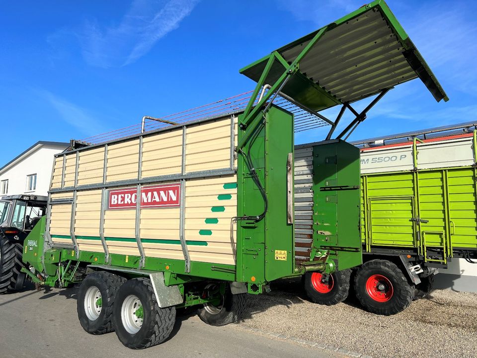 Bergmann Royal 30 K - Rotor-Ladewagen mit komplett neuer Pick-Up in Burgrieden