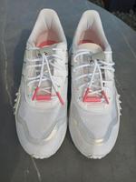Sneakers Adidas, Damen  in Gr. US 9 Hessen - Linden Vorschau