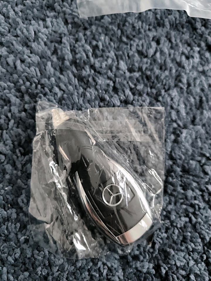 Mercedes Benz Zigarettenanzünder USB in Tiefenbronn