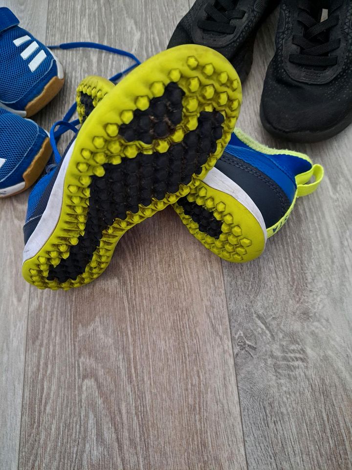 Schuhe Größe 30 Turnschuhe Fußballschuhe in Bad Doberan