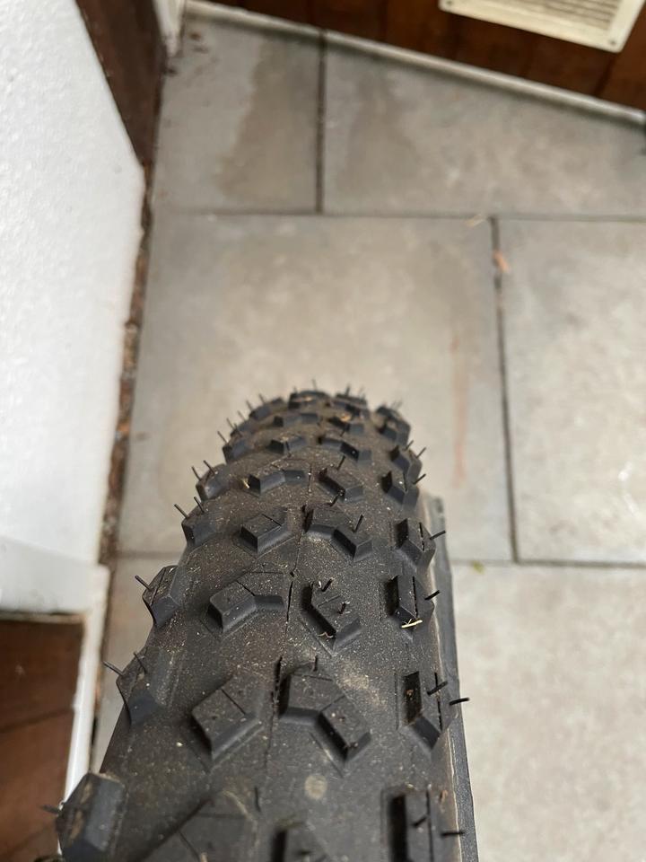 2x Continental Mountain King 27.5x2.3 Pure Grip Shield Wall in Seefeld