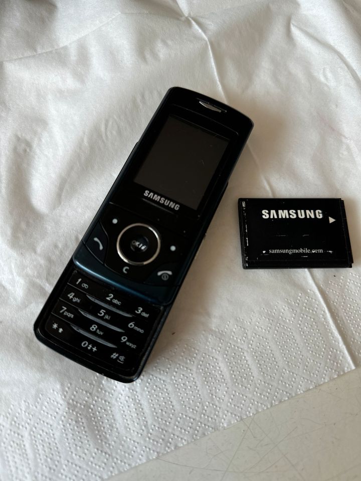 Samsung SGH-D520 Handy in Salzgitter