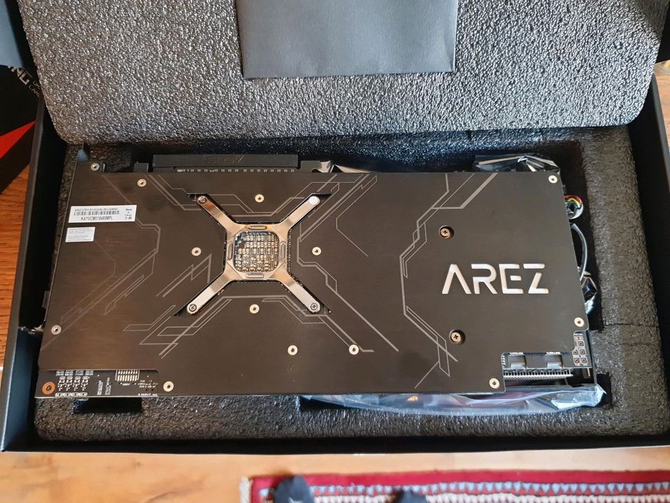 AREZ Strix Radeon RX Vega 56 8GB in Düsseldorf