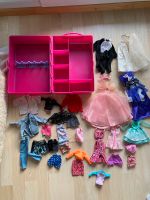 Barbie Kleiderschrank mit Zubehör Bayern - Peißenberg Vorschau