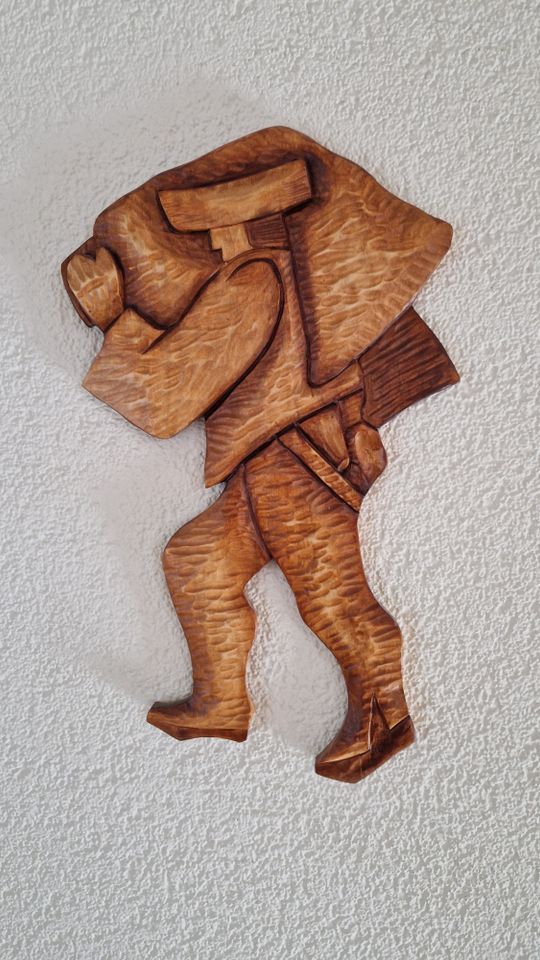 Handgearbeitete Figurensammlung aus Holz, Folklore in Grüna (Sachsen)