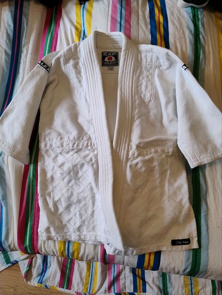 Kinder Judo shima Jacke Alex gr. 130 in Berlin