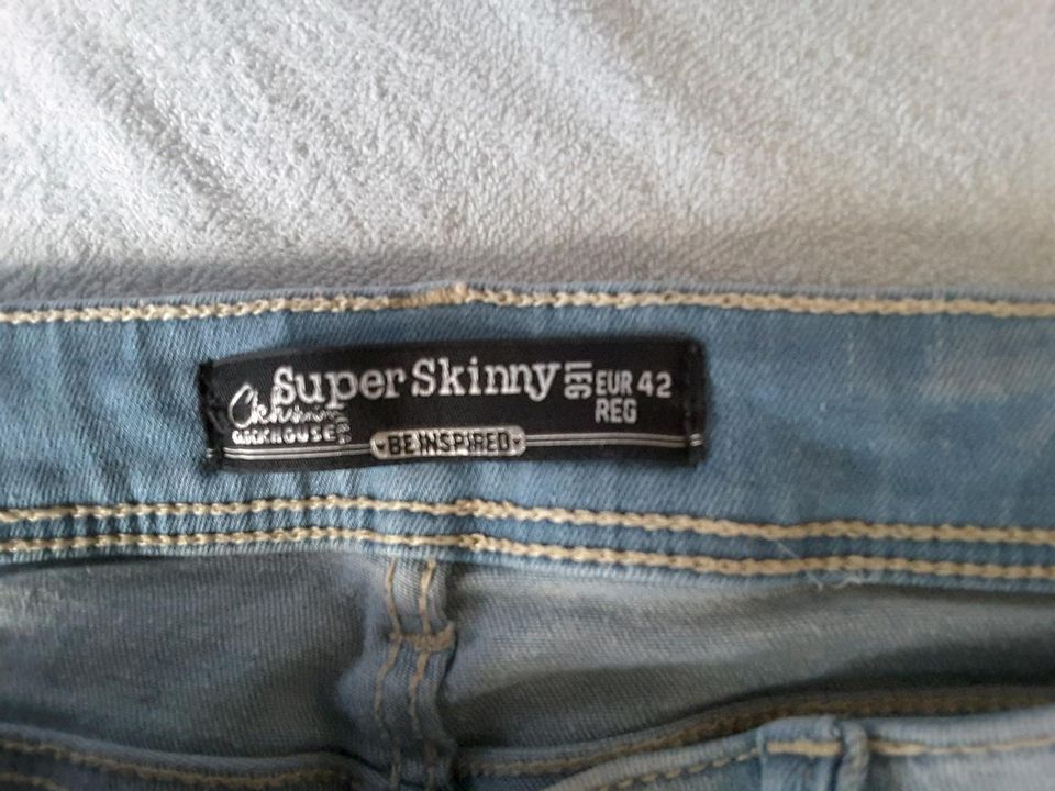 Clockhouse superskinny Jeans hellblau Größe 42 REG in Mosbach