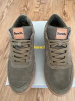 BENCH Sneaker Turnschuhe Gr. 40 olive khaki grün Bayern - Bad Kötzting Vorschau