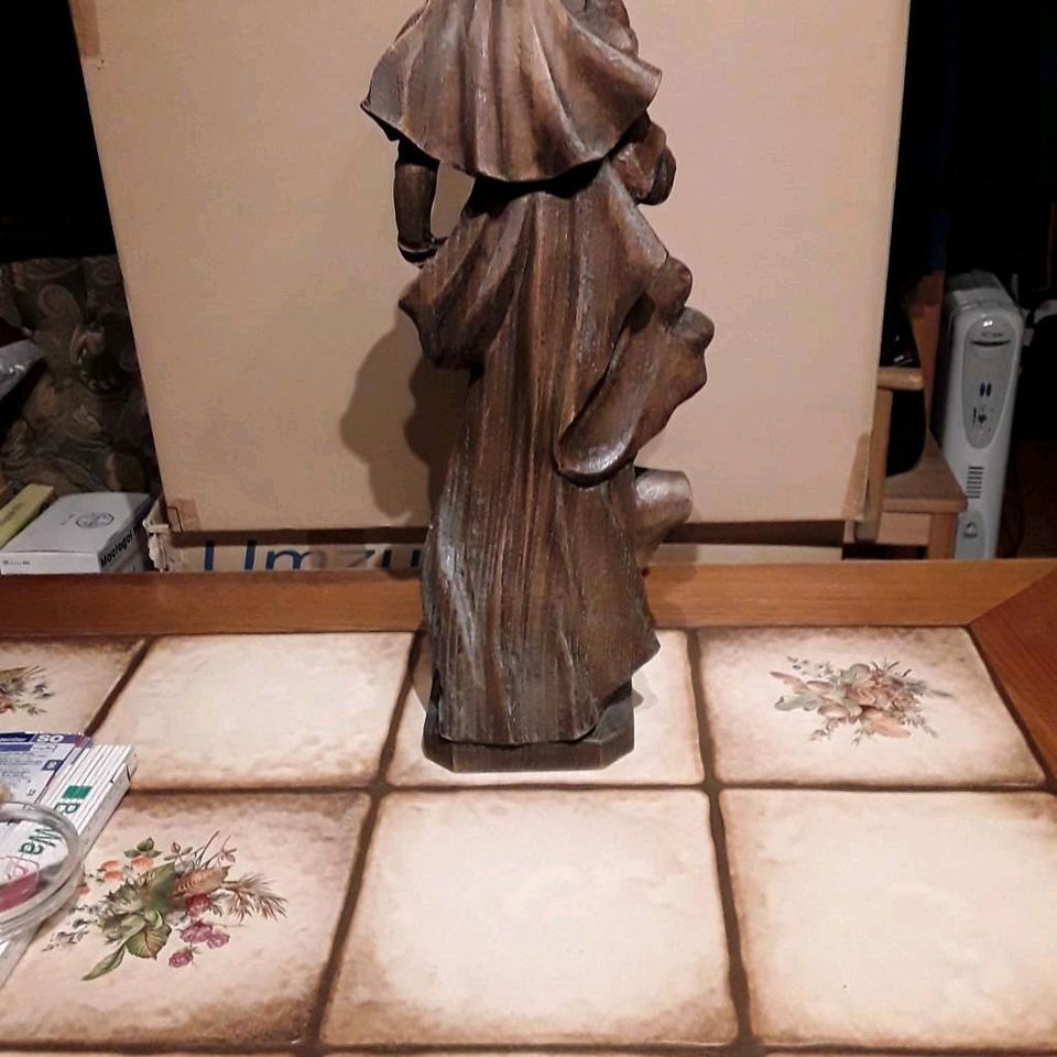 Holzfigur heilige Maria mit Jesuskind in Höslwang