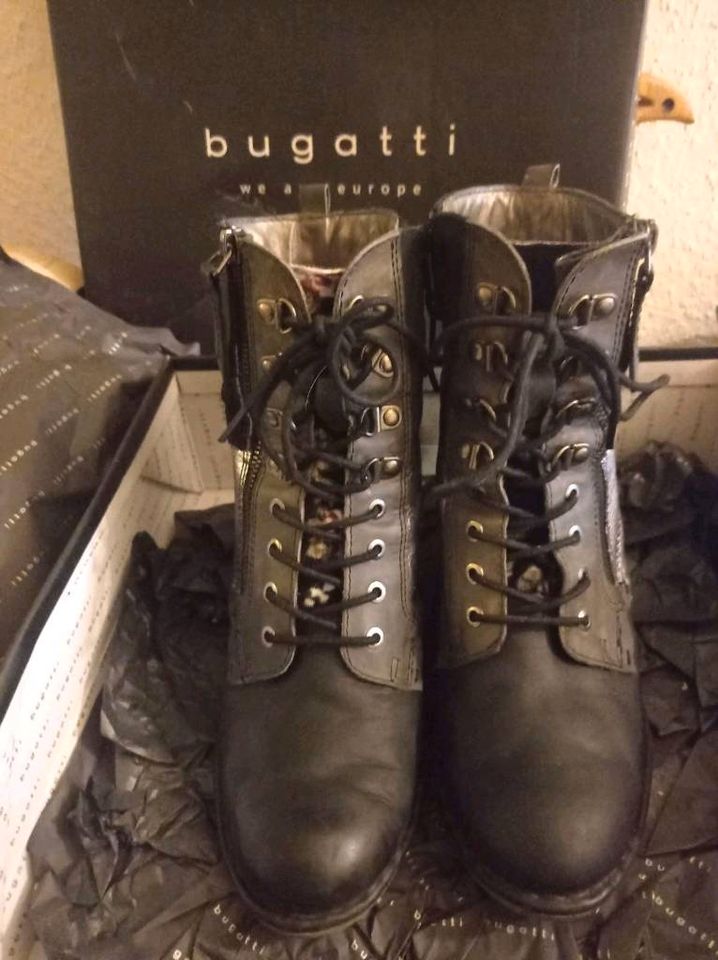 Bugatti Stiefeletten Schnürung 38 schwarz Leder Samt OVP Simen in Berlin