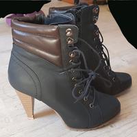 Stiefel Gr. 39 schwarz mit Pfennigabsatz ModeQueen Hessen - Riedstadt Vorschau
