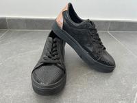 Schwarze Sneaker von Graceland Gr. 37/38 Aachen - Preuswald Vorschau