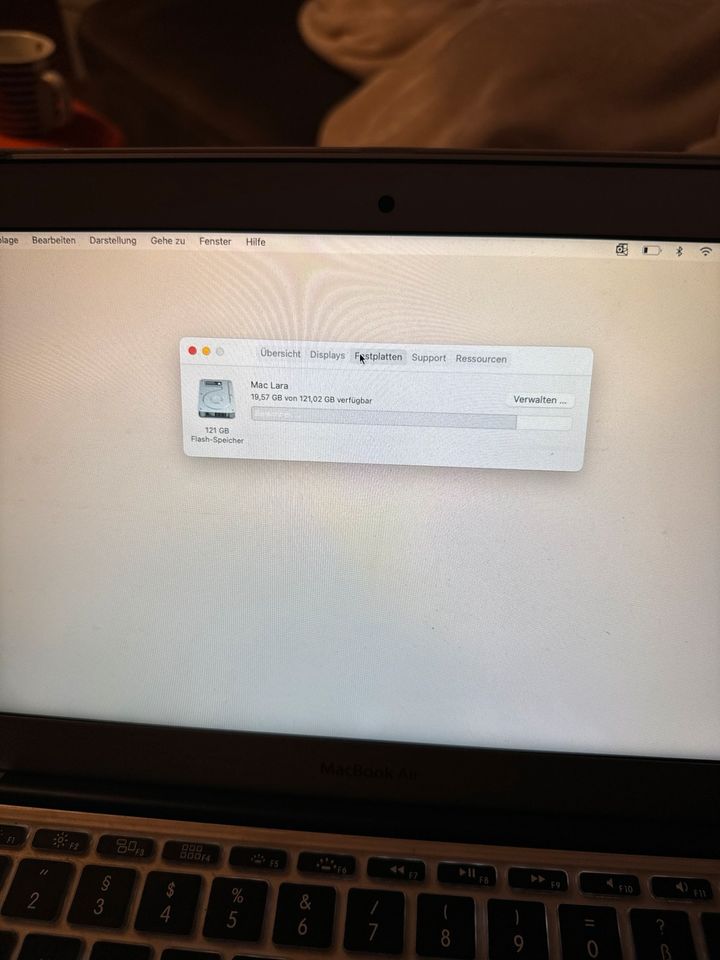 Mac Book air 2015 11 Zoll in Ober-Mörlen