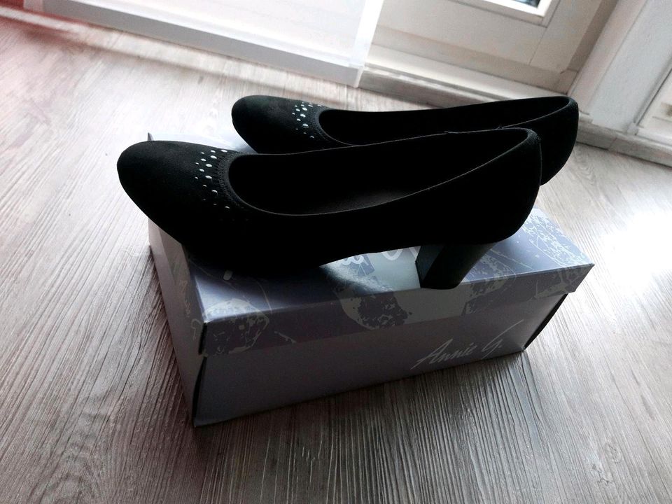 Schuhe Pumps schwarz Gr. 38 mit Steinchen in Diespeck