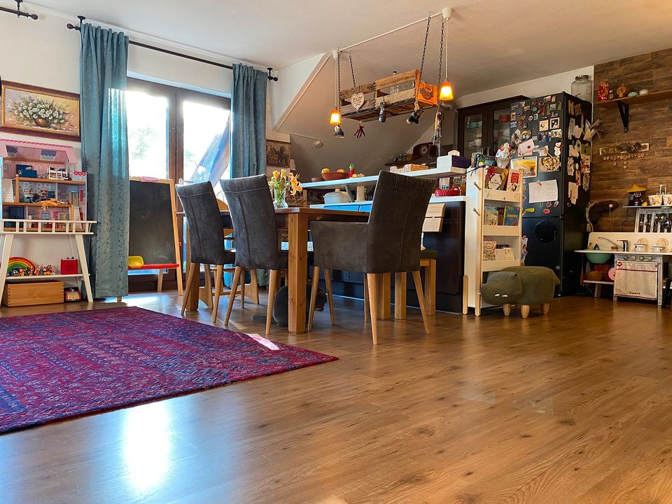 Einmalige Wohnung auf drei Ebenen mit e. Terrasse und e. Balkon in Fürth