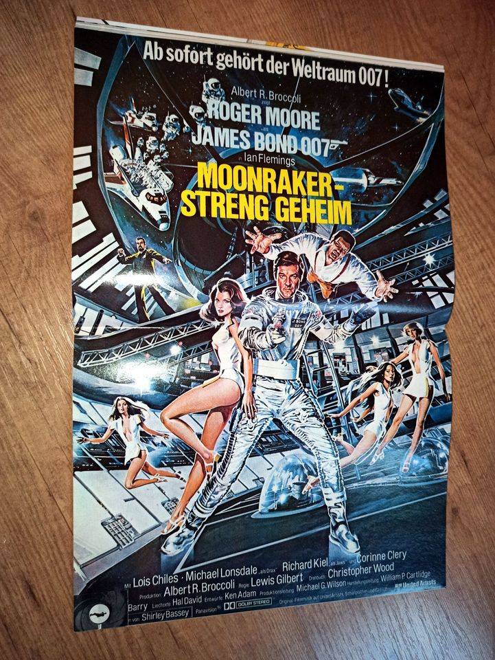 Cinema Sonderheft: Alles über JAMES BOND 007 (+ Moonraker Poster) in Berlin