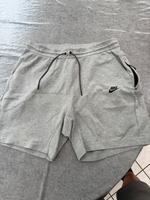 Nike Tech Fleece Shorts Grau größe L Nordrhein-Westfalen - Rheda-Wiedenbrück Vorschau