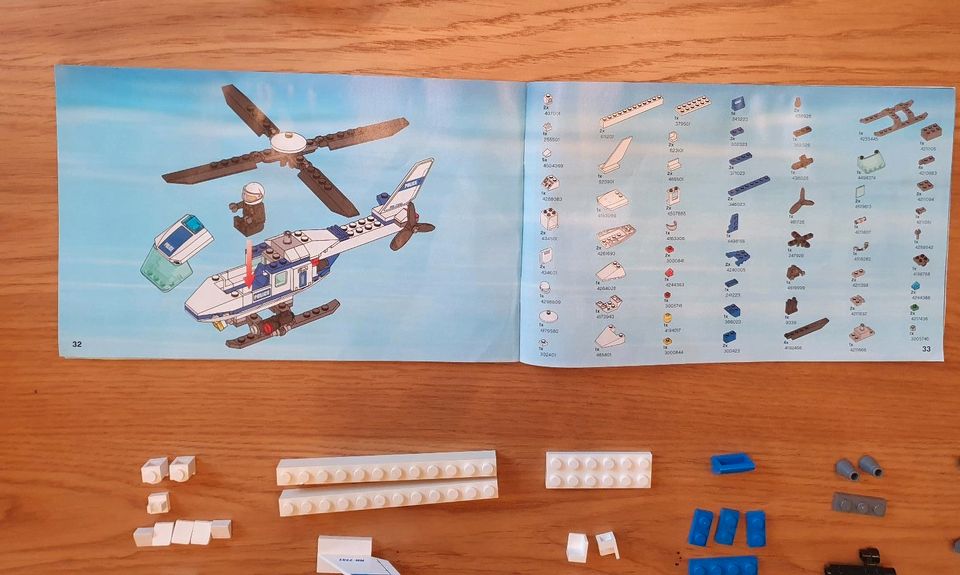 LEGO City Polizei Hubschrauber 7741 * alle Teile gezählt in Neuenkirchen