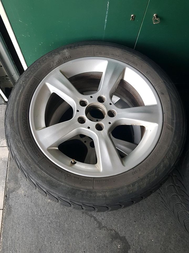 Original Mercedes Felgen 7x16 mit Bridgestone Winterreifen 205/55 in Oerlenbach