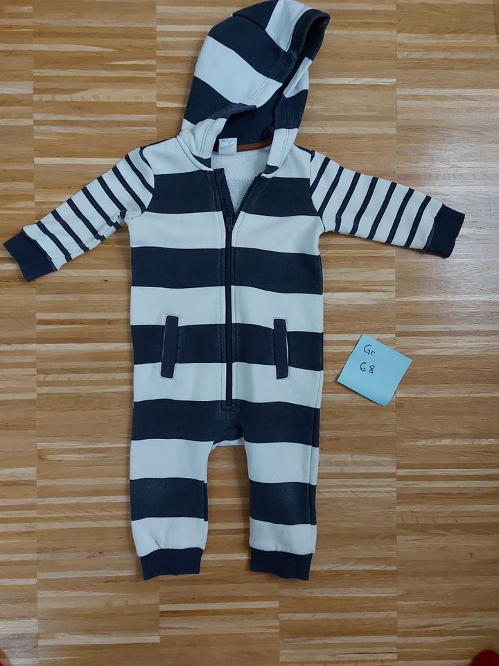 blau-weiß gestreifter Baby-Overall mit Kapuze, Gr. 68 in Berlin