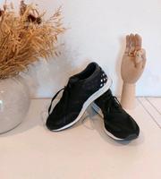 Adidas Sneaker Los Angeles schwarz Punkte 40 2/3 Nordrhein-Westfalen - Bromskirchen Vorschau