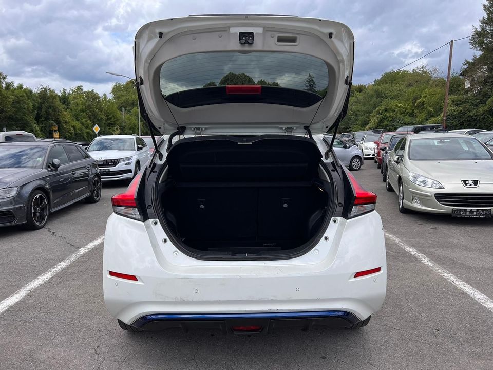 Nissan Leaf 150 PS 40KWH TEKNA Leder*Navi*4xSitzheizung in Merzig