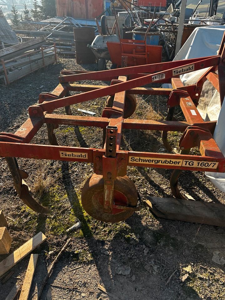 Grubber Tiefengrubber Sebald Baywa Traktor Unimog in Hafenlohr