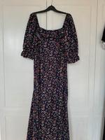 Blumenkleid Midikleid neu Niedersachsen - Helmstedt Vorschau
