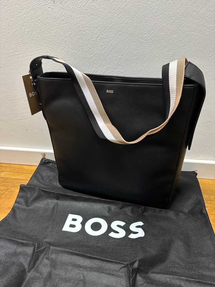 Boss  hobo shopper Handtasche schwarz Leder neu in Erlabrunn