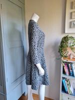 edc Esprit Kleid Glitzer Midi grau schwarz fester Stoff S Bayern - Otterfing Vorschau