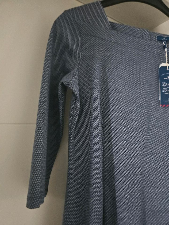 Kleid Tom Tailor Gr. 40 blau gemustert in Wyhl