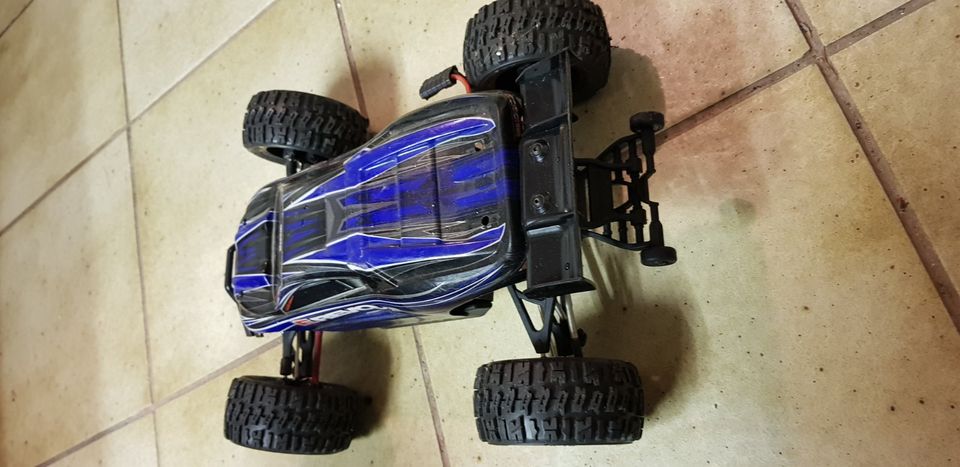 Traxxas E-Revo in Langenfeld