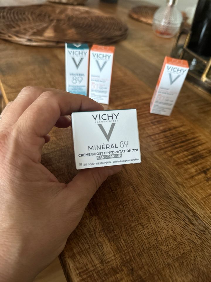 Vichy Produkte 4 teile klein in Ratingen