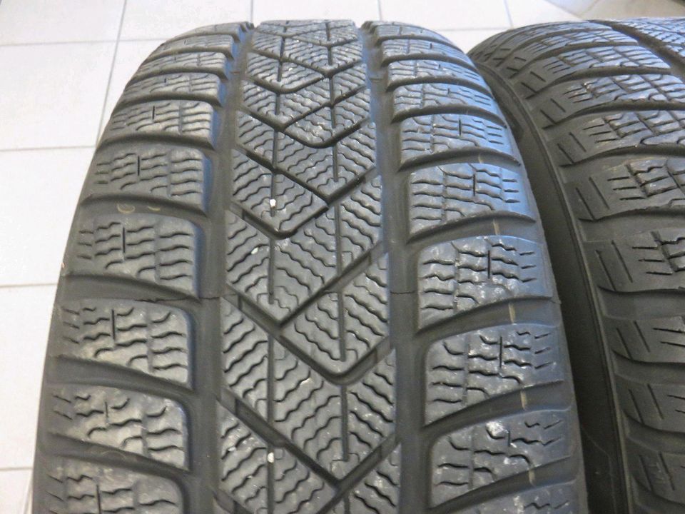 Mercedes C Klasse W206 Alufelgen Winterreifen 225 45 R18 Zoll 6mm in Maisach