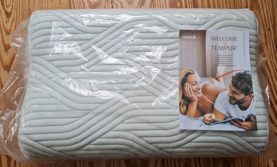 Tempur Shape SmartCool Pillow M Kissen in Hamburg