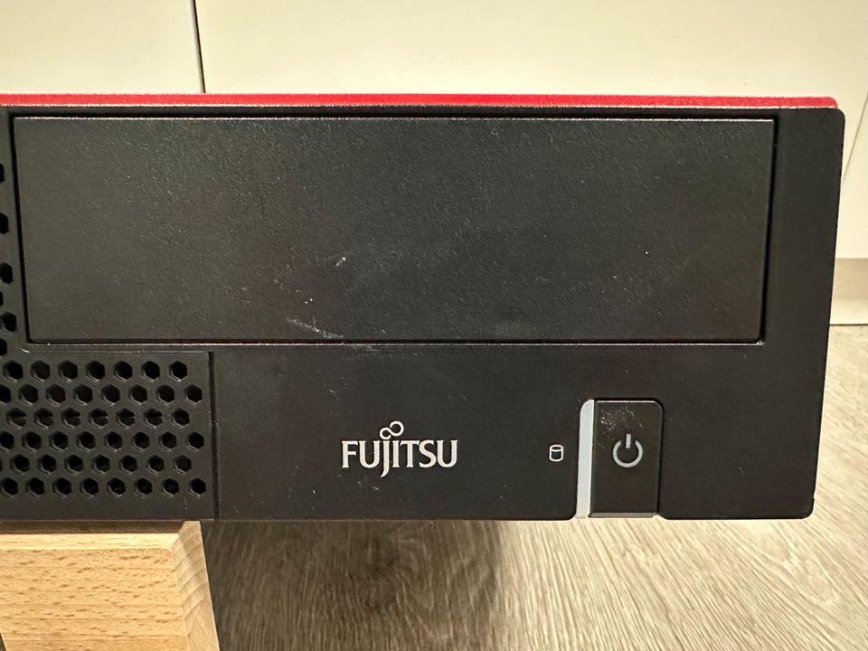 Fujitsu ESPRIMO D956 / E85+ (i5 / 16GB / 256GB SSD) Win. 10 Pro in Lahnstein