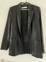 ZARA Blazer Leder XS Sehr guter Zustand Damen Nordrhein-Westfalen - Dinslaken Vorschau
