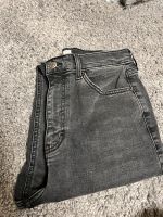 Jeans mit schwarzen  W28 L32. Asos Hessen - Hungen Vorschau
