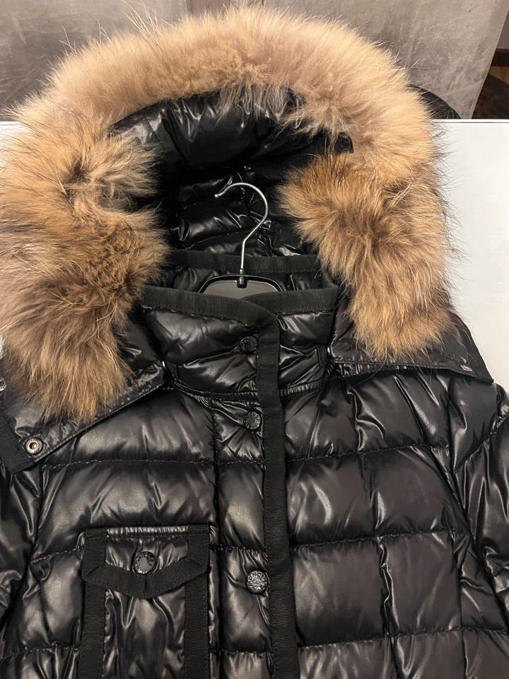 MONCLER Armoise Jacke XS-S Neupreis: 1400€ in Metzingen