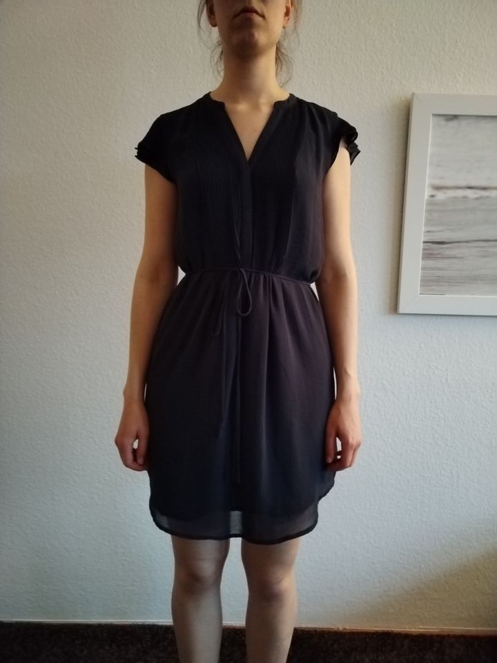 Kleid Sommerkleid Marineblau in Delmenhorst