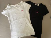 2x Basic T-Shirt Levi’s XS weiß/schwarz Nordrhein-Westfalen - Plettenberg Vorschau