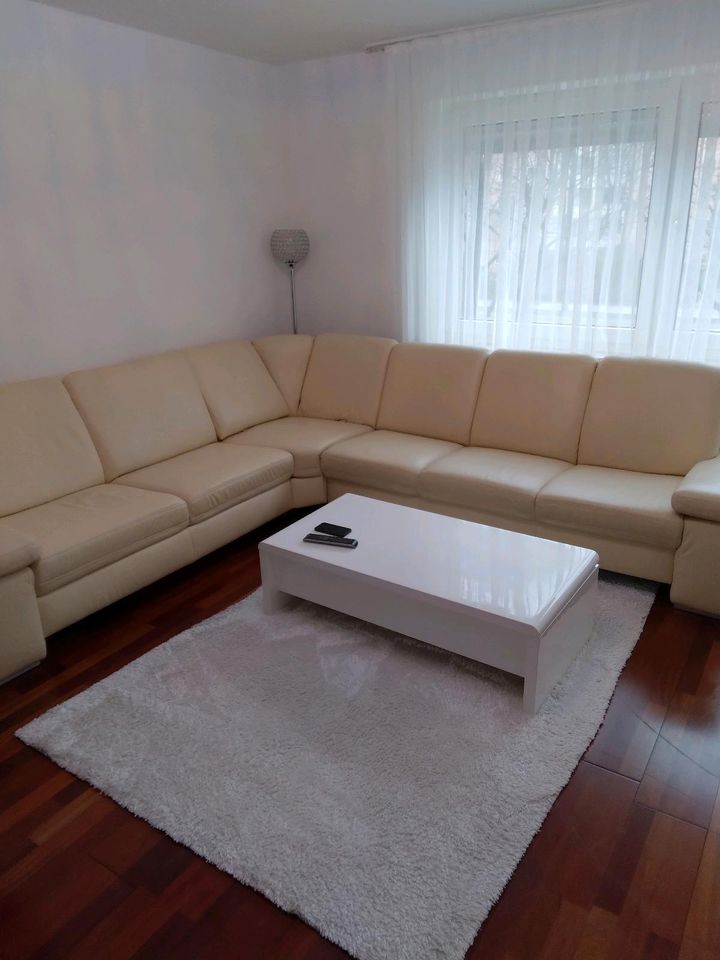 Wie Neu!! Leder Couch/Sofa mit Bettfunktion in München