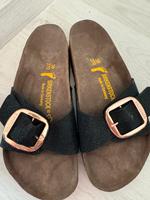 Birkenstock in schwarz mit goldener Schnalle Grösse 39 Ricklingen - Wettbergen Vorschau