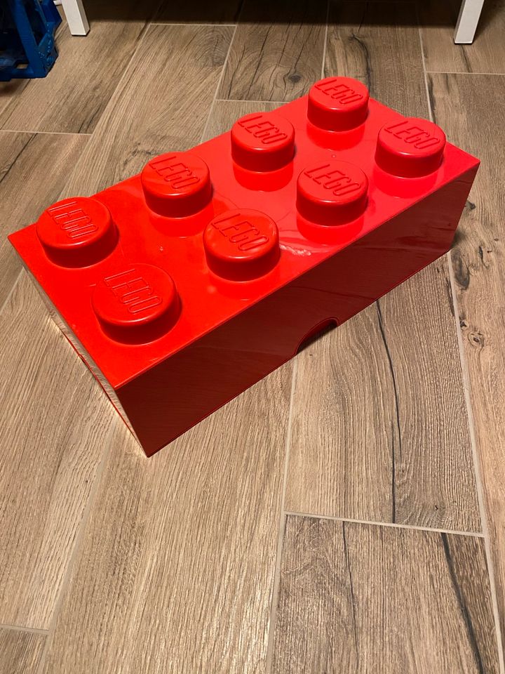 Lego Boxen rot hellblau grün in Lübeck
