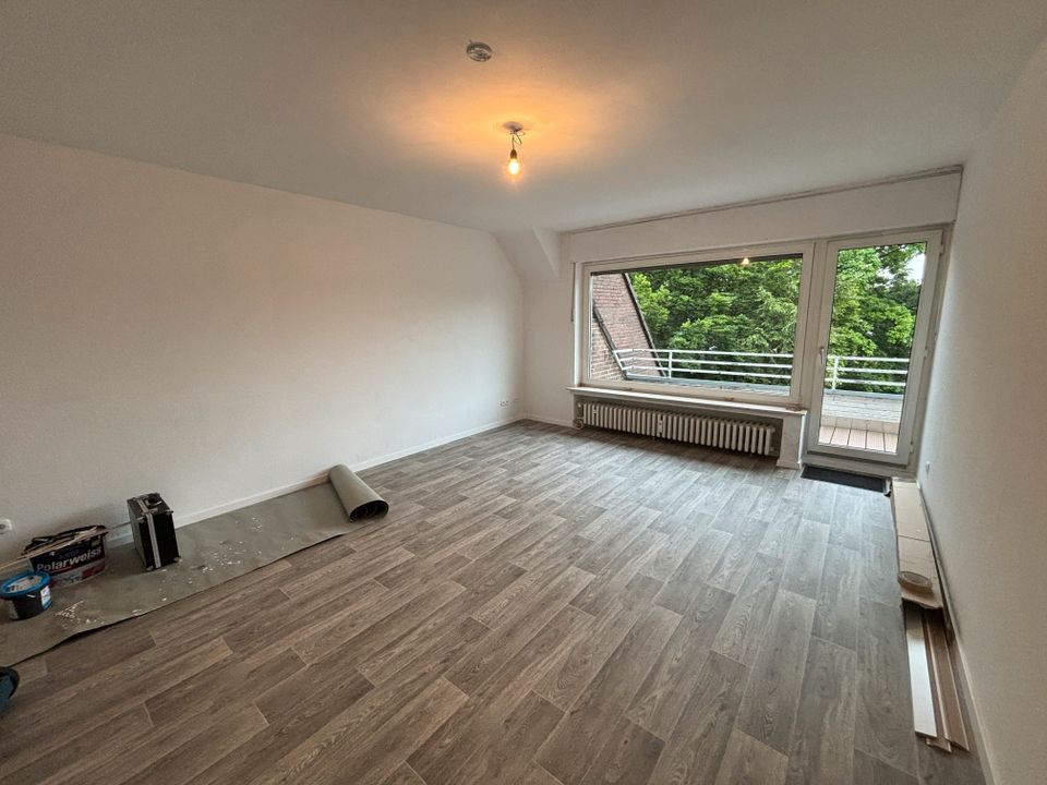!!! Huckingen !!! große, helle Wohnung in Top-Lage und guten Zustand mit Balkon, in ruhiger Umgebung in Duisburg