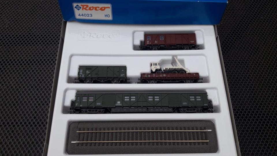Roco HO 44023 Bauzugwagen-Set "Heitkamp" 4-teilig & 3x Gleisbett in Buxtehude