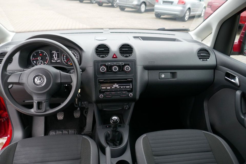 Volkswagen Caddy 1,6TDI 75kW Soccer 5-Sitzer SHZ KLIMA in Altentreptow