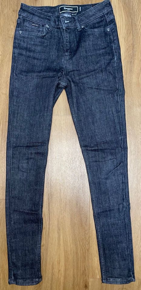 SuperDry Damenhose Gr. W27/ L30 super skinny Jeans grau in Leipzig