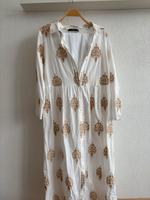 Kleid mit Blumenmuster Baden-Württemberg - Sindelfingen Vorschau