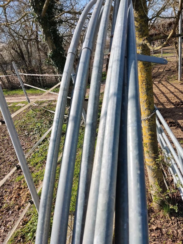 Stahlrundrohrbögen von Pferdeunterstand zu verkaufen in Schwegenheim